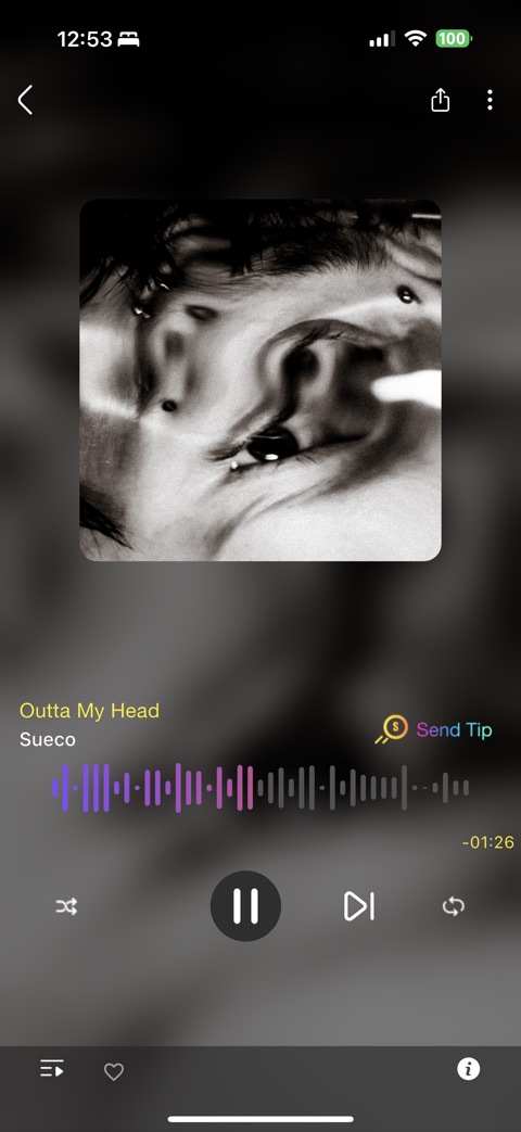 SIKI player streaming Outta My Head by Sueco with live waveform